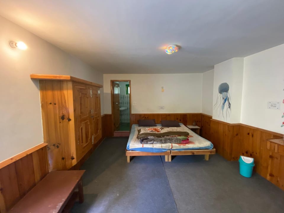 Rockway hostel Hostel in Manali