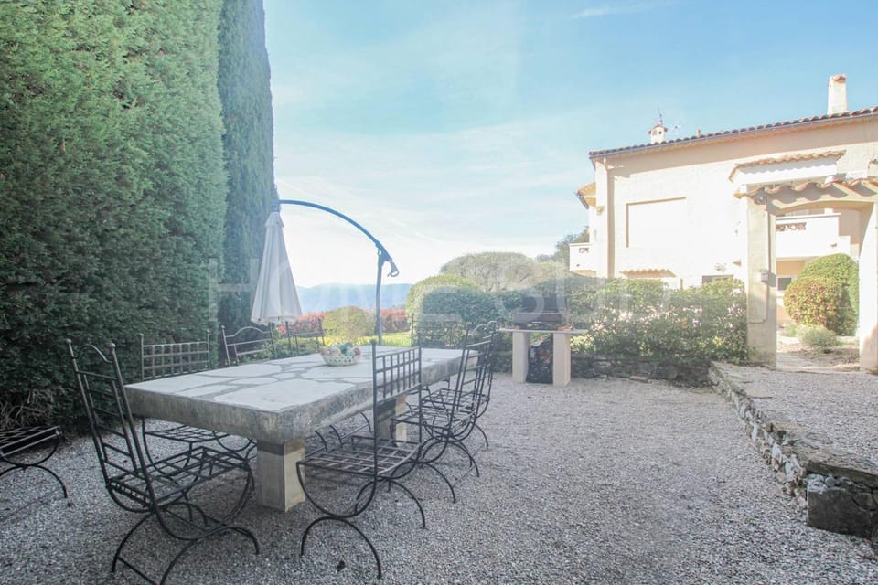 Mouans Sartoux, bastide avec magnifique parc et piscine Villa in Mouans-Sartoux