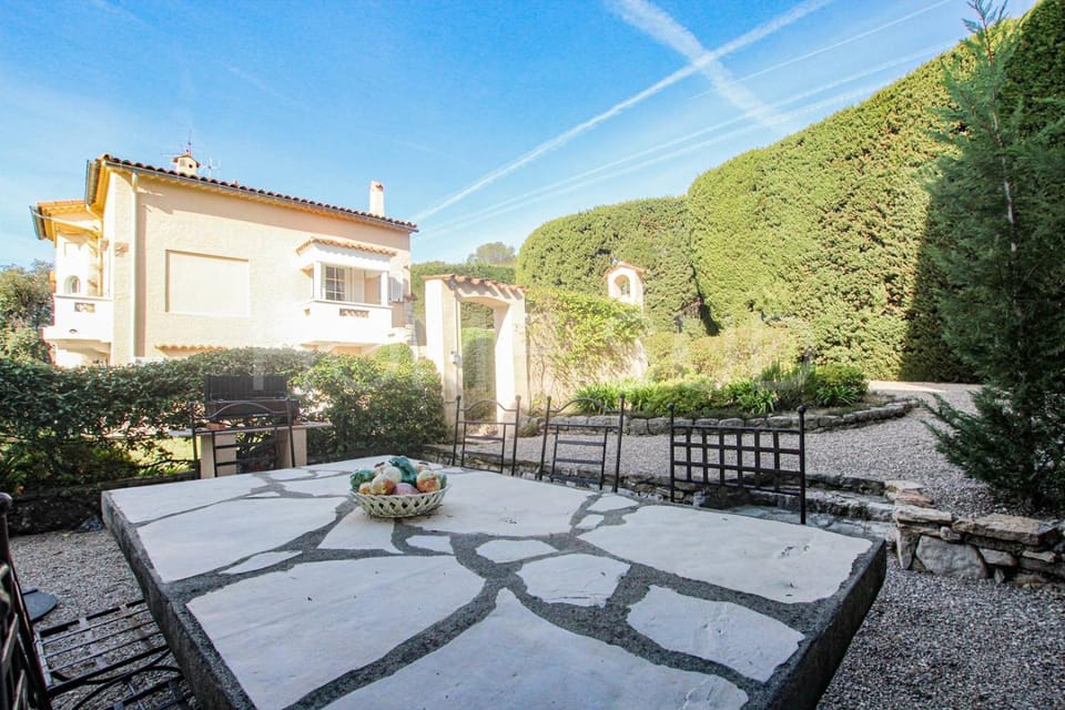 Mouans Sartoux, bastide avec magnifique parc et piscine Villa in Mouans-Sartoux