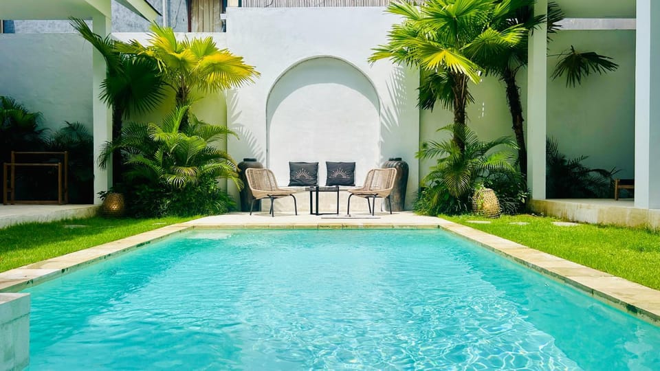 Garden, Garden view, Pool view, Swimming pool, Swimming pool, sunbed