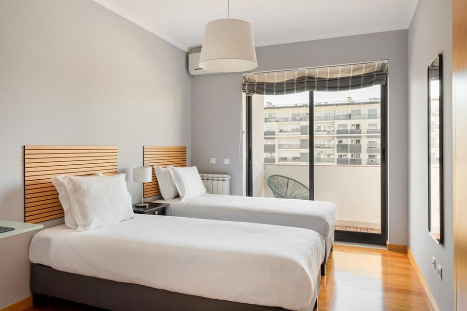 Elegant Flat in Benfica - 10 min to City Center Apartment in Lisbon