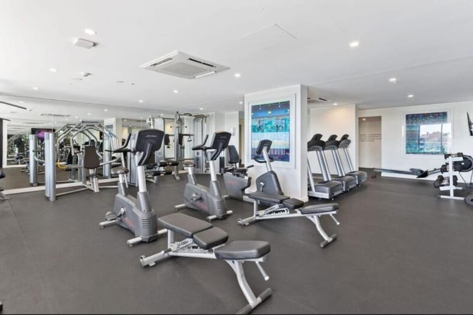 Modern 1 Bedroom with City Views Pool and Gym Apartment in Brisbane City