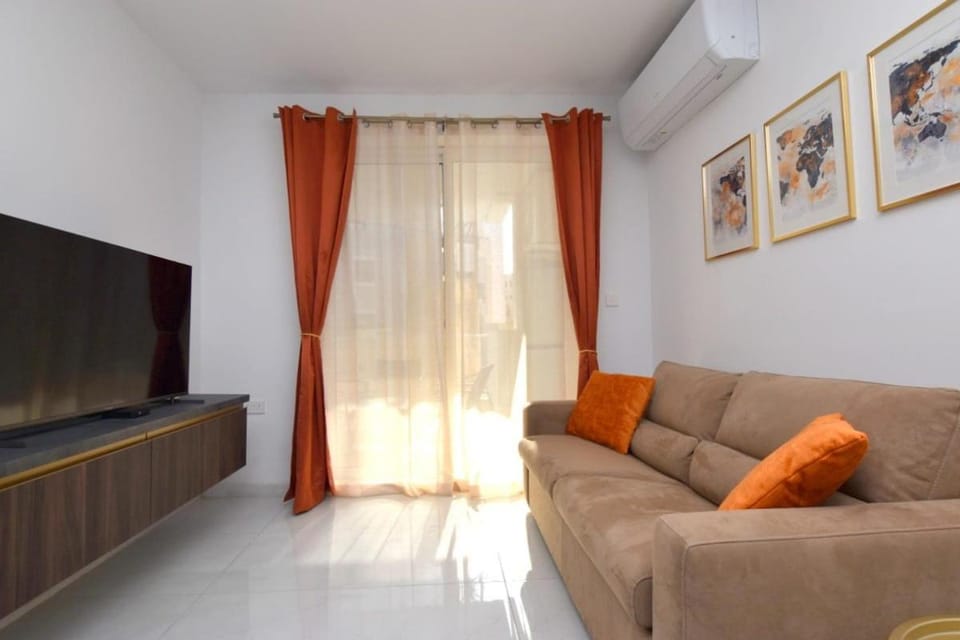 Living room, Seating area, Evening entertainment