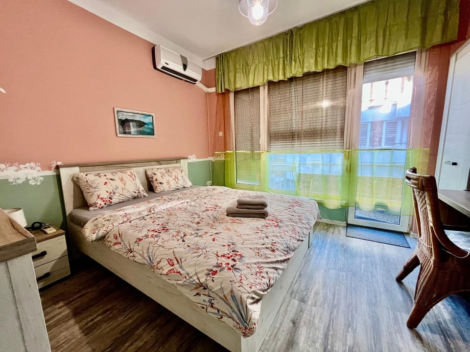 Sea Breeze - Super Center Apartment in Burgas