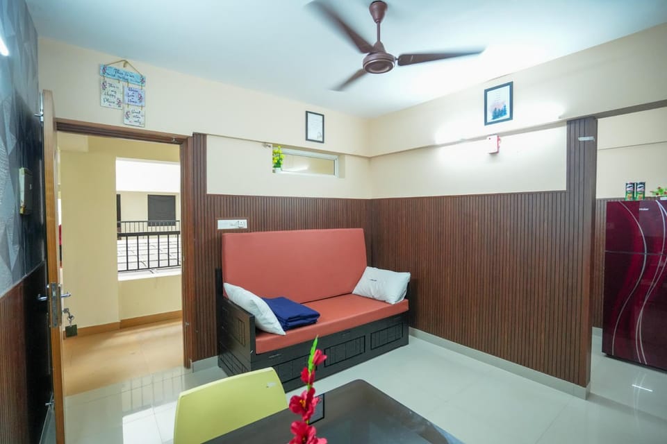 Bed, Living room, Seating area