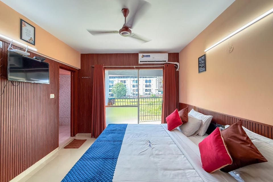 Bed, TV and multimedia, Bedroom, air conditioner