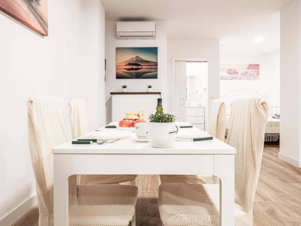Benitez Parodi Recién reformado zona multicultural Apartment in Seville