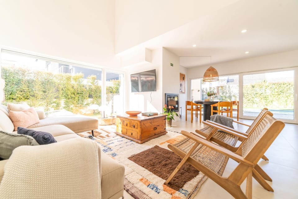 Communal lounge/ TV room, Living room