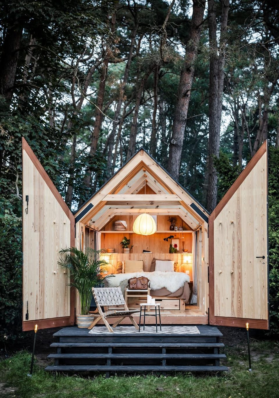 Patio, Spring, Bed, Day, Natural landscape, BBQ facilities, Garden, Garden view