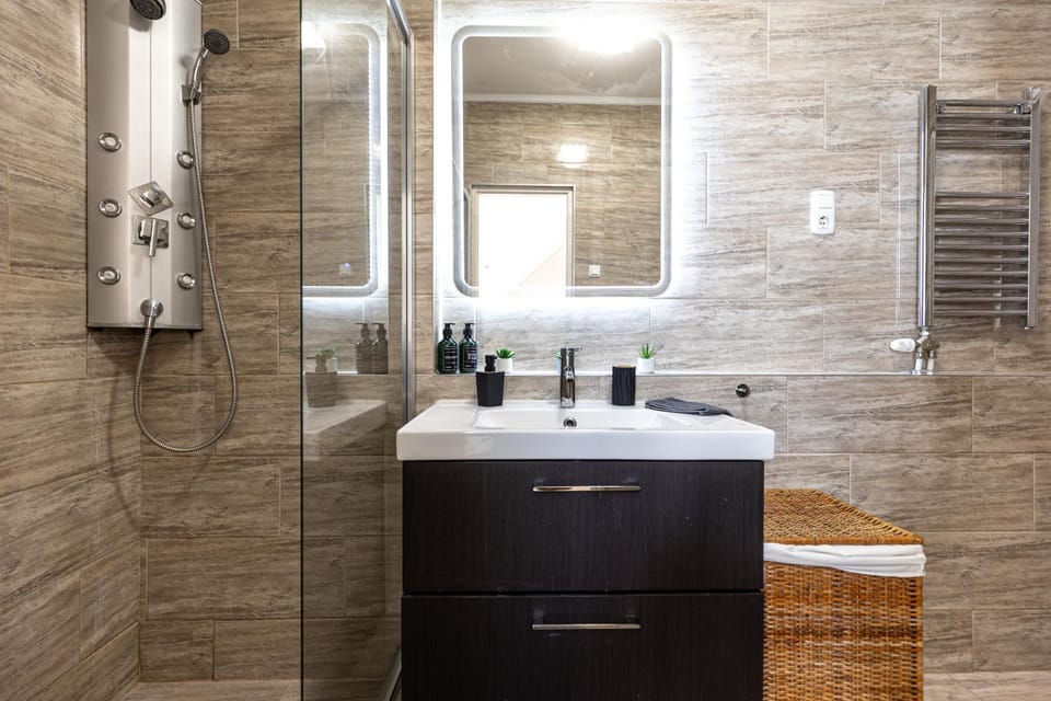 Shower, Bathroom