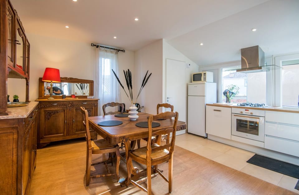 Toilet, Family, furniture, heating