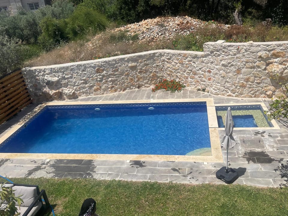 Bella Guesthouse with Garden, Pool & Jacuzzi House in Africa