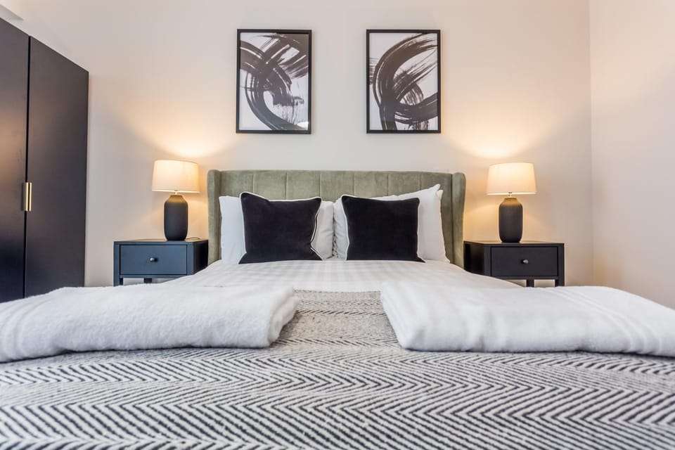 Bed, Photo of the whole room, Bedroom