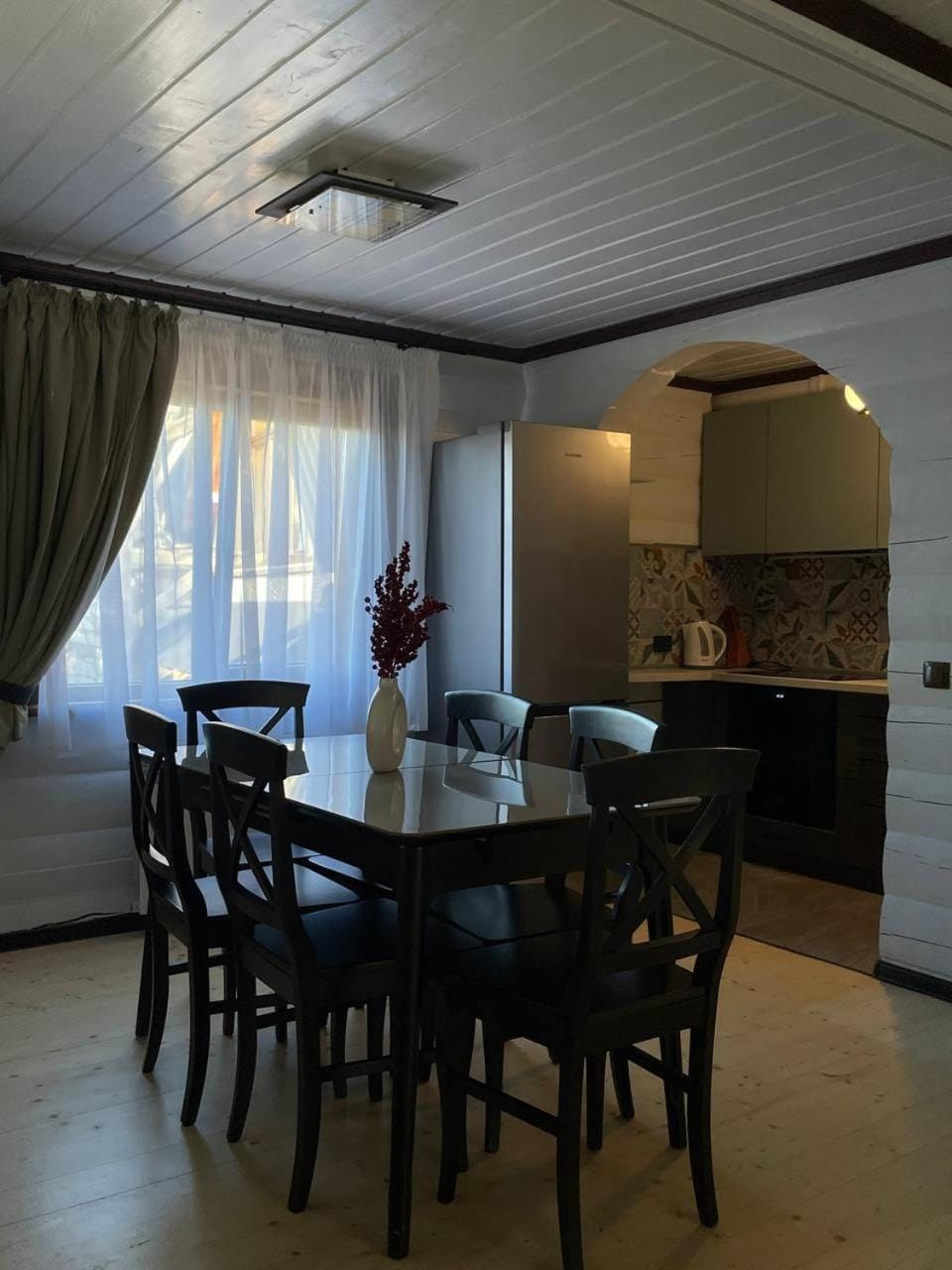 Kitchen or kitchenette, Living room, Seating area, Dining area