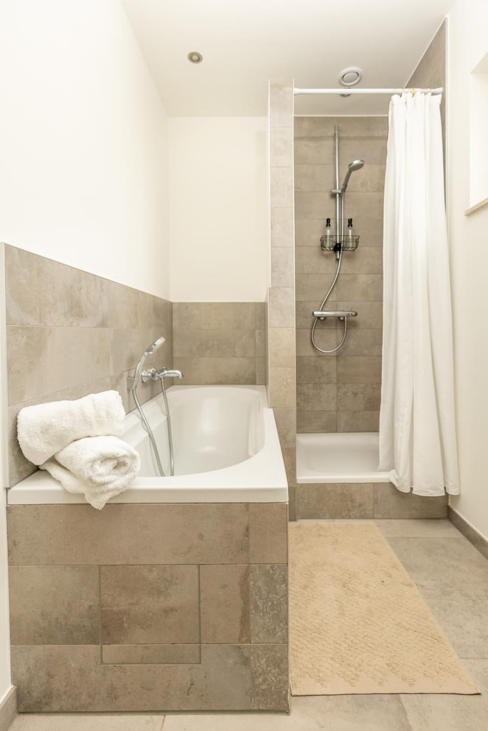 Shower, Bathroom, Bath, towels