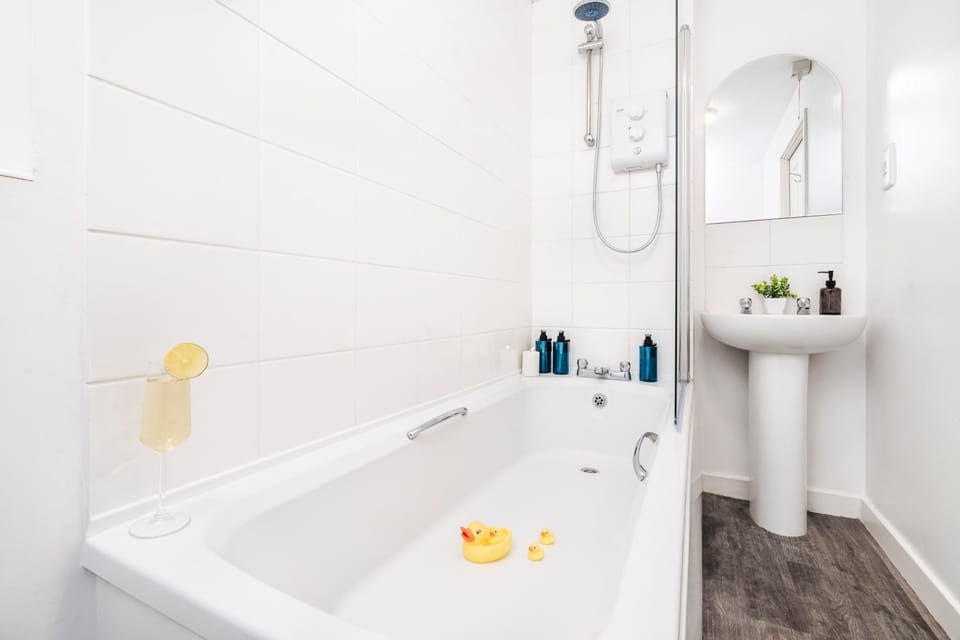 Bathroom, Bath, towels