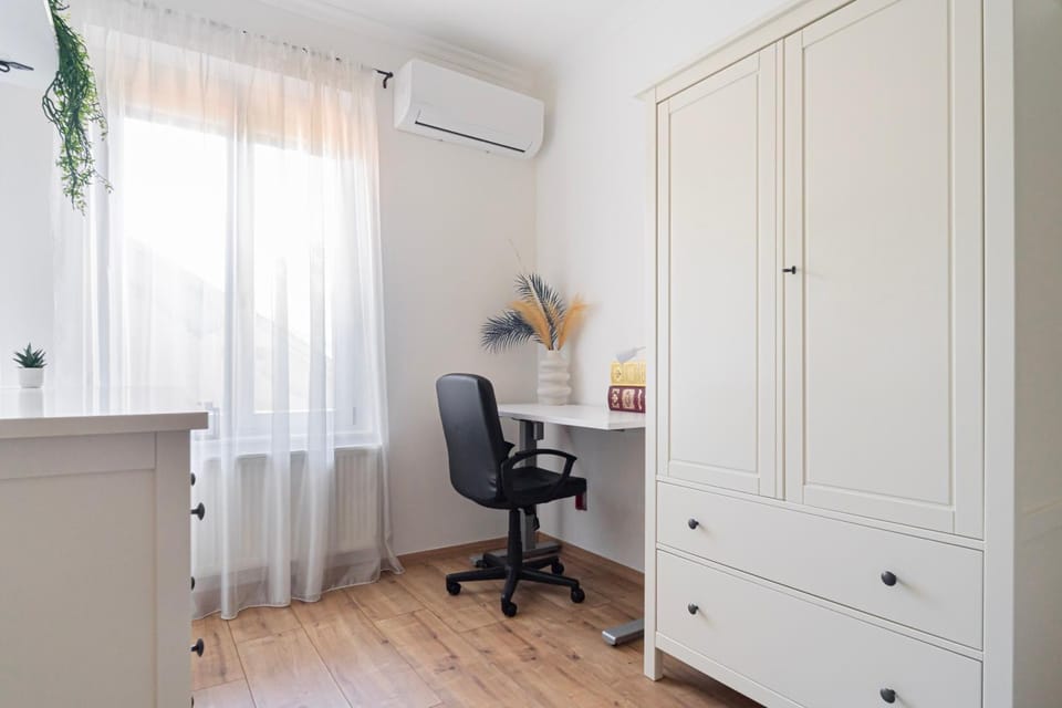 internet, wardrobe, air conditioner