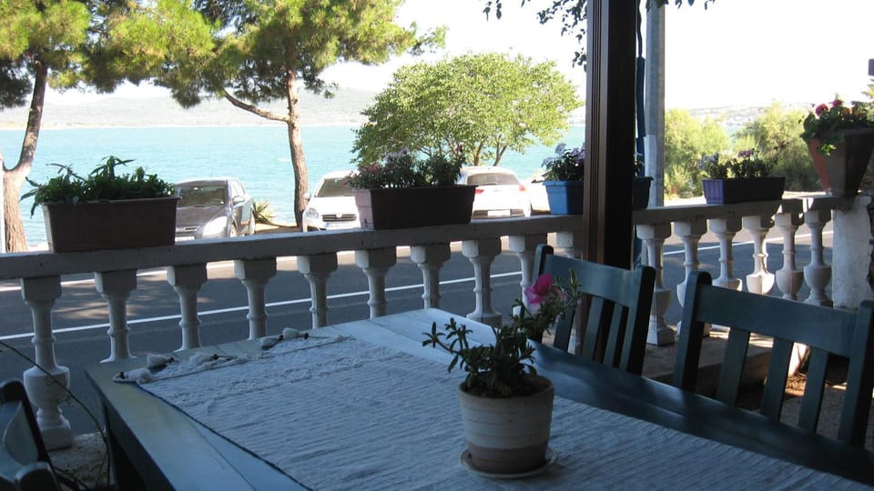Ayvalik Dostlar Pansiyon Vacation rental in İzmir Province