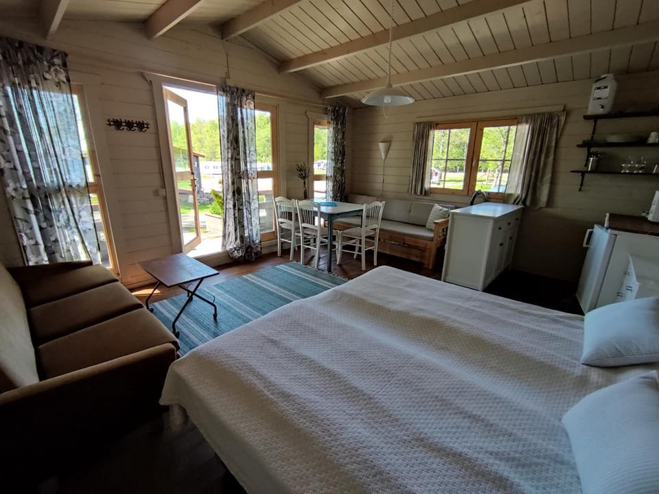 Pyhäranta Camping & Kievari Nature lodge in Finland