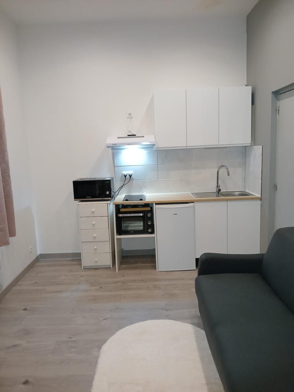 Kitchen or kitchenette, stove