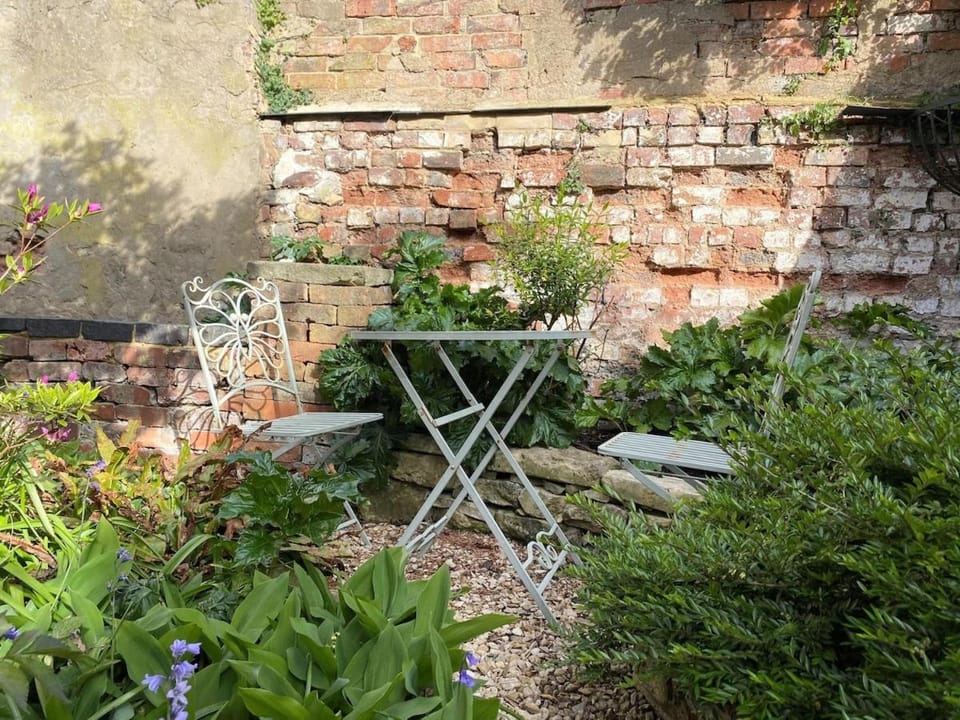 Beautiful Townhouse Close to Montpellier, Sleeps 6 House in Cheltenham