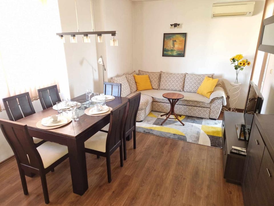 Apartment Gurko - Center and Sea Garden Apartment in Burgas