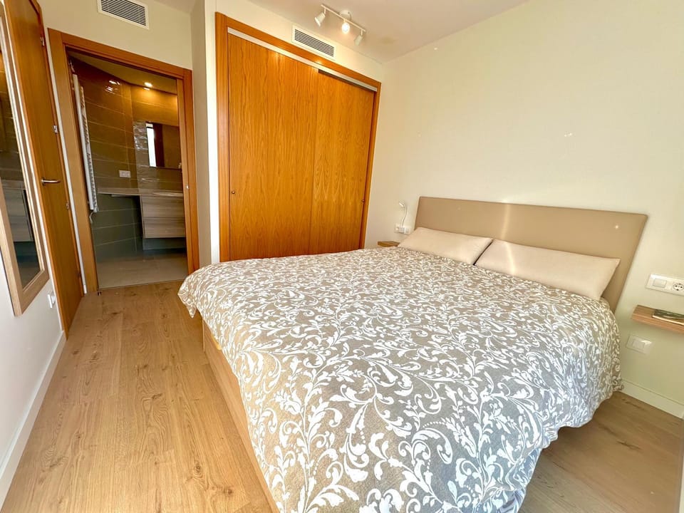 Bed, Bathroom, Bedroom, wardrobe