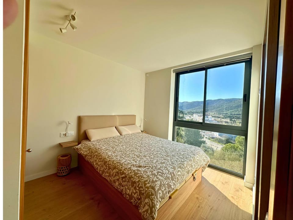 Bed, Natural landscape, Bathroom, Bedroom, Mountain view