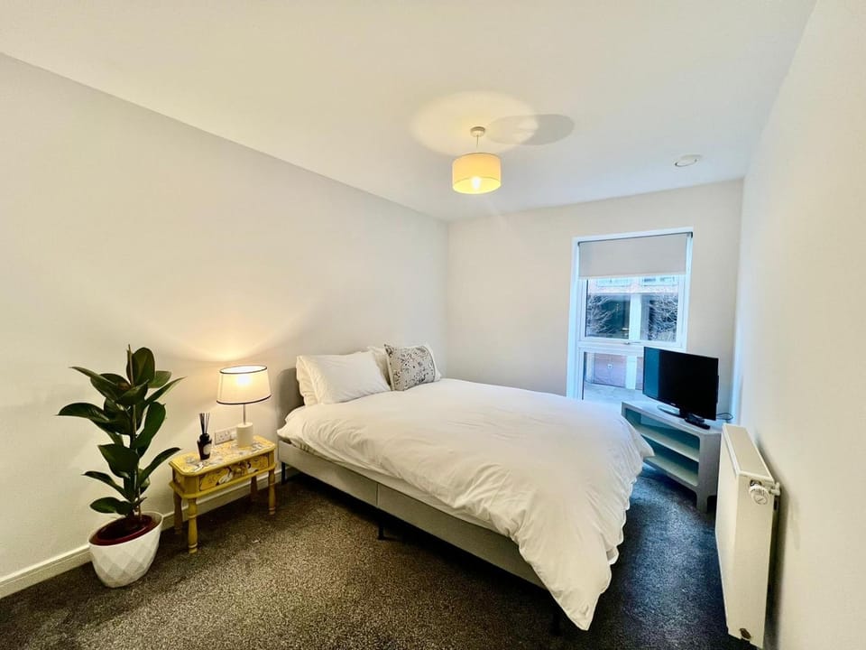 Issara Apartments 41 - Great location & Private Parking Apartment in Portsmouth