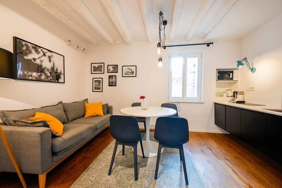 Kitchen or kitchenette, Living room, Dining area