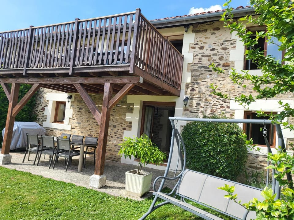 Gites at Le Tilleul - Le Pommier & Le Cerisier House in Nouvelle-Aquitaine