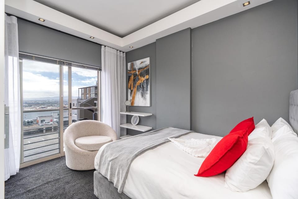 Bed, View (from property/room), View (from property/room), Photo of the whole room, Bedroom, towels, towels