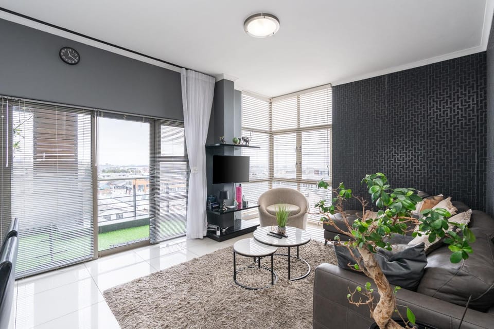 TV and multimedia, View (from property/room), Balcony/Terrace, Balcony/Terrace, Living room, City view, furniture