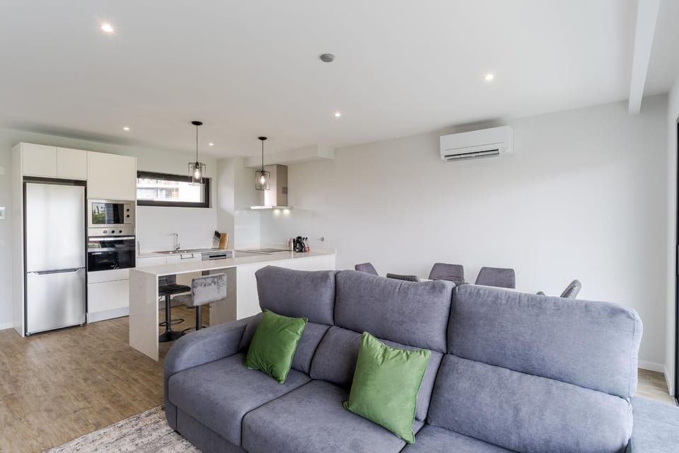 Kitchen or kitchenette, Seating area