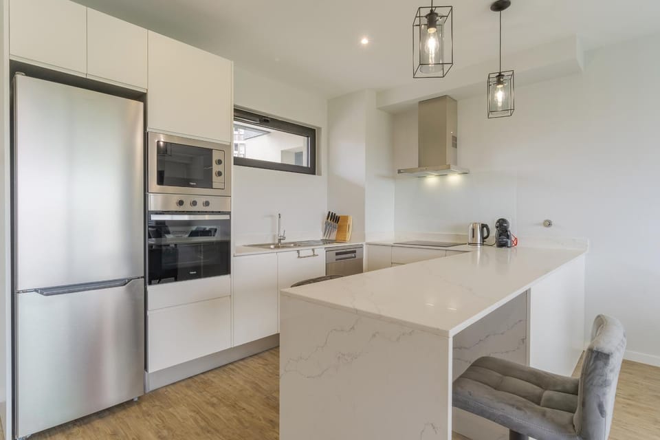 Kitchen or kitchenette, Dining area, oven, stove