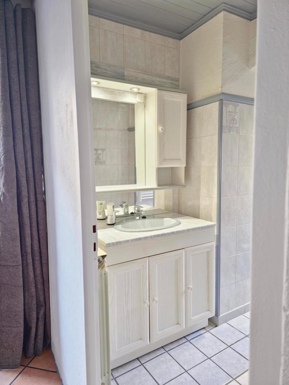 Shower, Bathroom