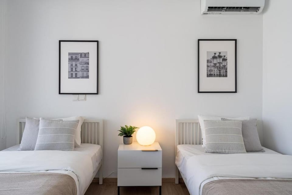 Bed, Bedroom, air conditioner
