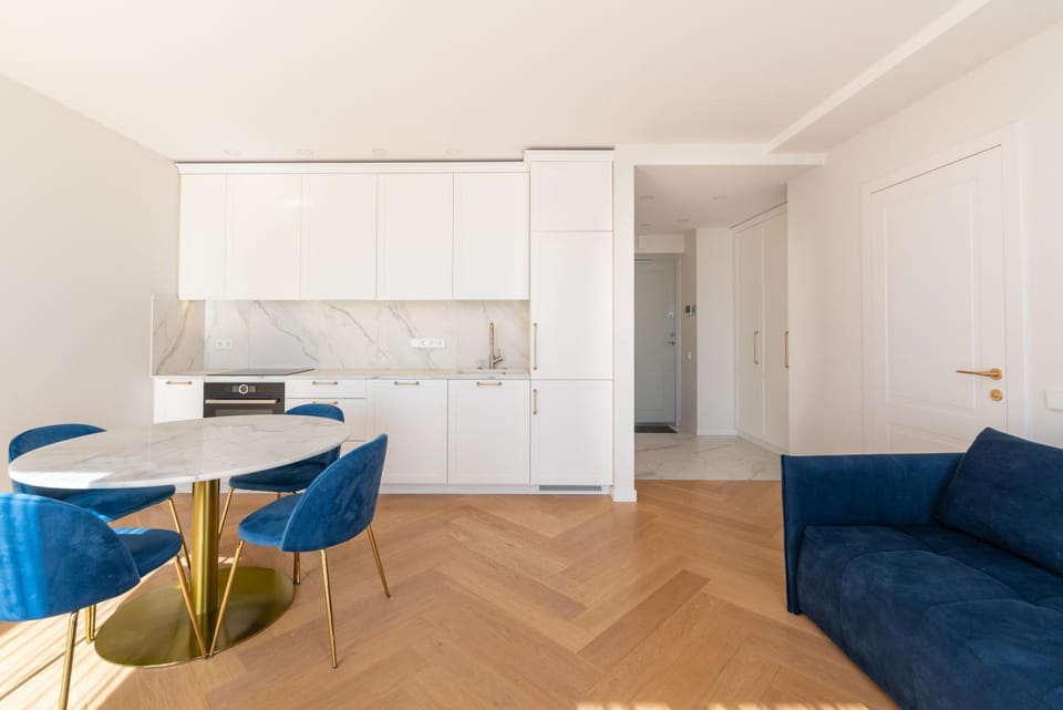 Kitchen or kitchenette, Living room, Seating area