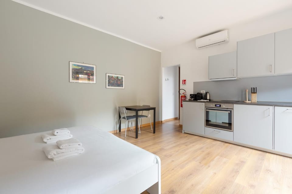 Kitchen or kitchenette, Photo of the whole room, Bedroom