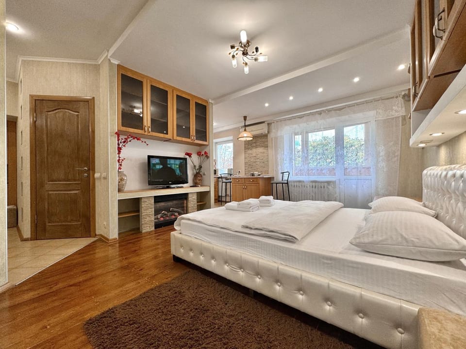 Bed, TV and multimedia, Photo of the whole room, Bedroom, wardrobe