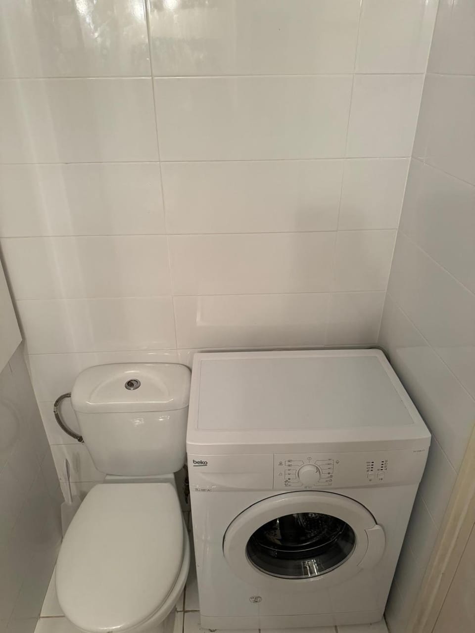 Bathroom, washing machine