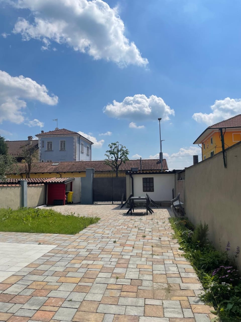 Inner courtyard view