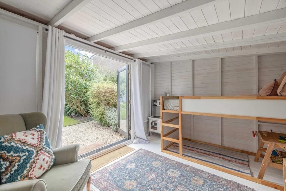 Staycation in Eton, 10 mins to Legoland & Castle - By Tempstay House in Slough