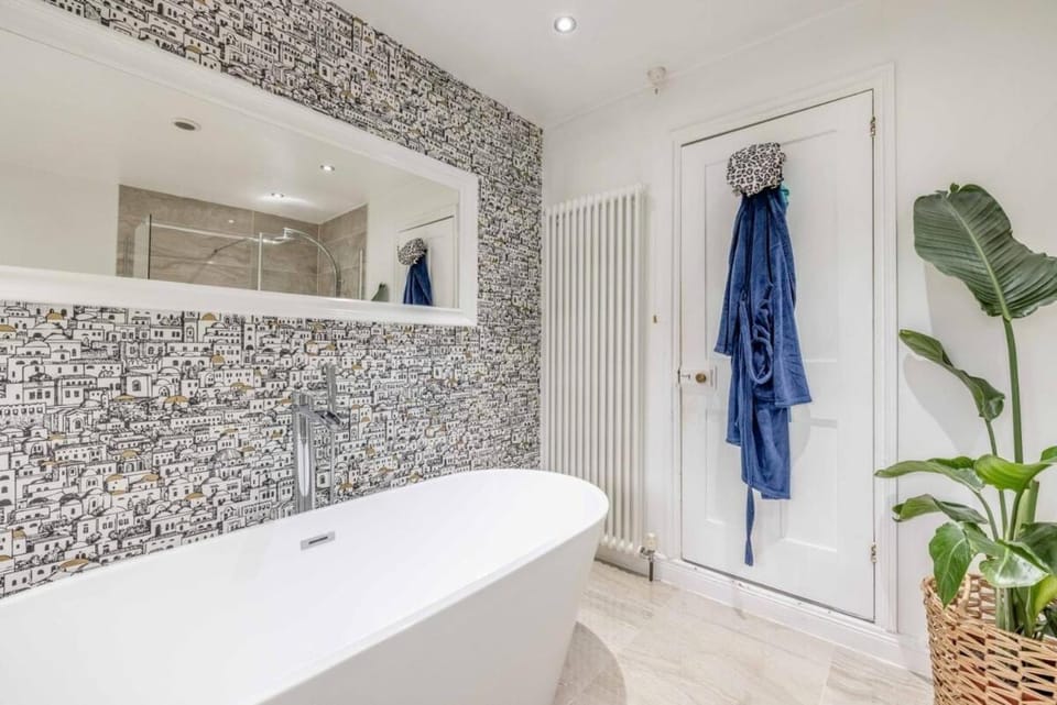 Staycation in Eton, 10 mins to Legoland & Castle - By Tempstay House in Slough