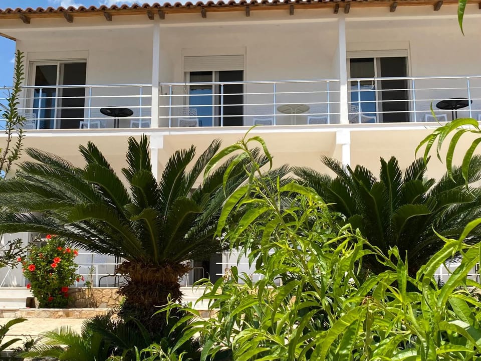 Guest house Plazhi Dhermi Bed and Breakfast in Vlorë County, Albania