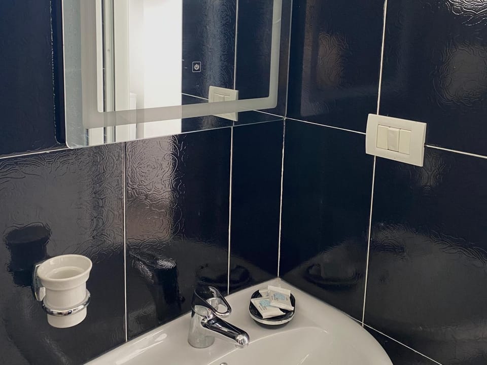 Guest house Plazhi Dhermi Bed and Breakfast in Vlorë County, Albania