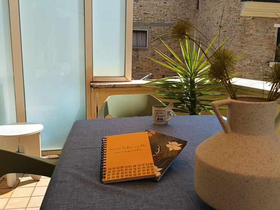 Property building, Restaurant/places to eat, Balcony/Terrace, Balcony/Terrace, furniture