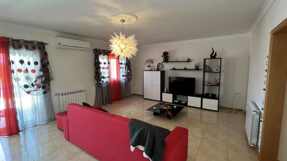 TV and multimedia, Living room, Seating area, air conditioner