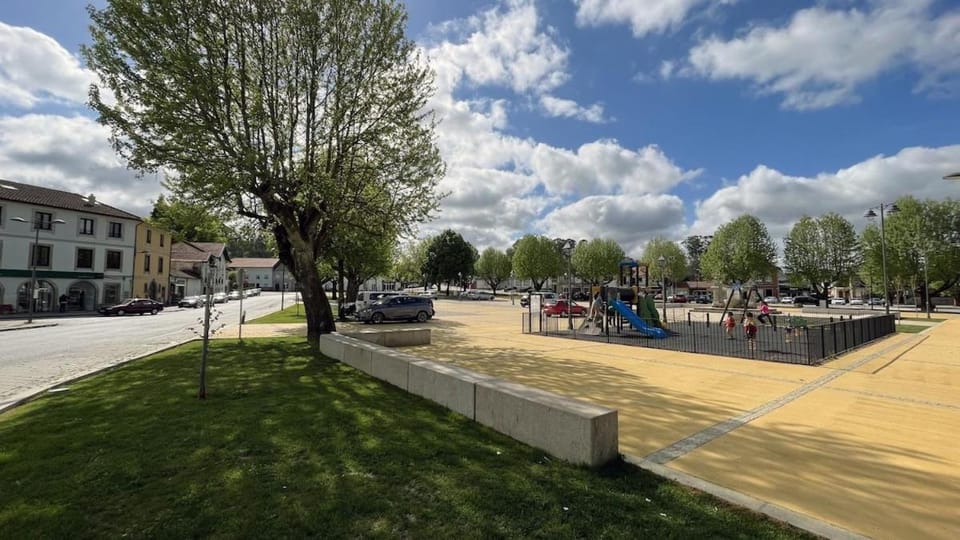 Natural landscape, Street view, Location