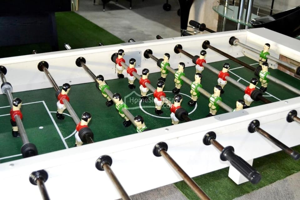 Game Room, Entertainment